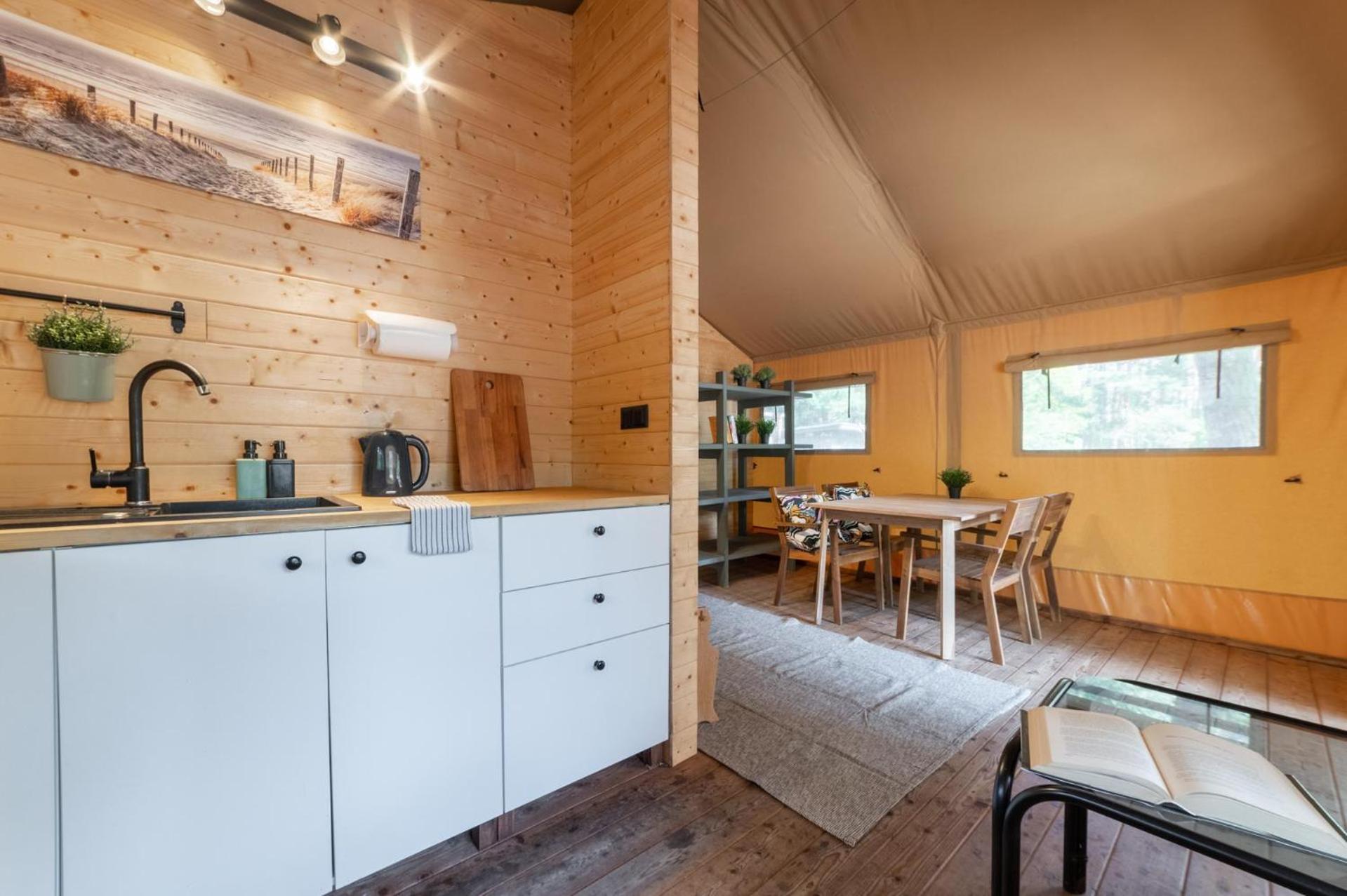 Camp Bursztynowy Las Гданск Екстериор снимка