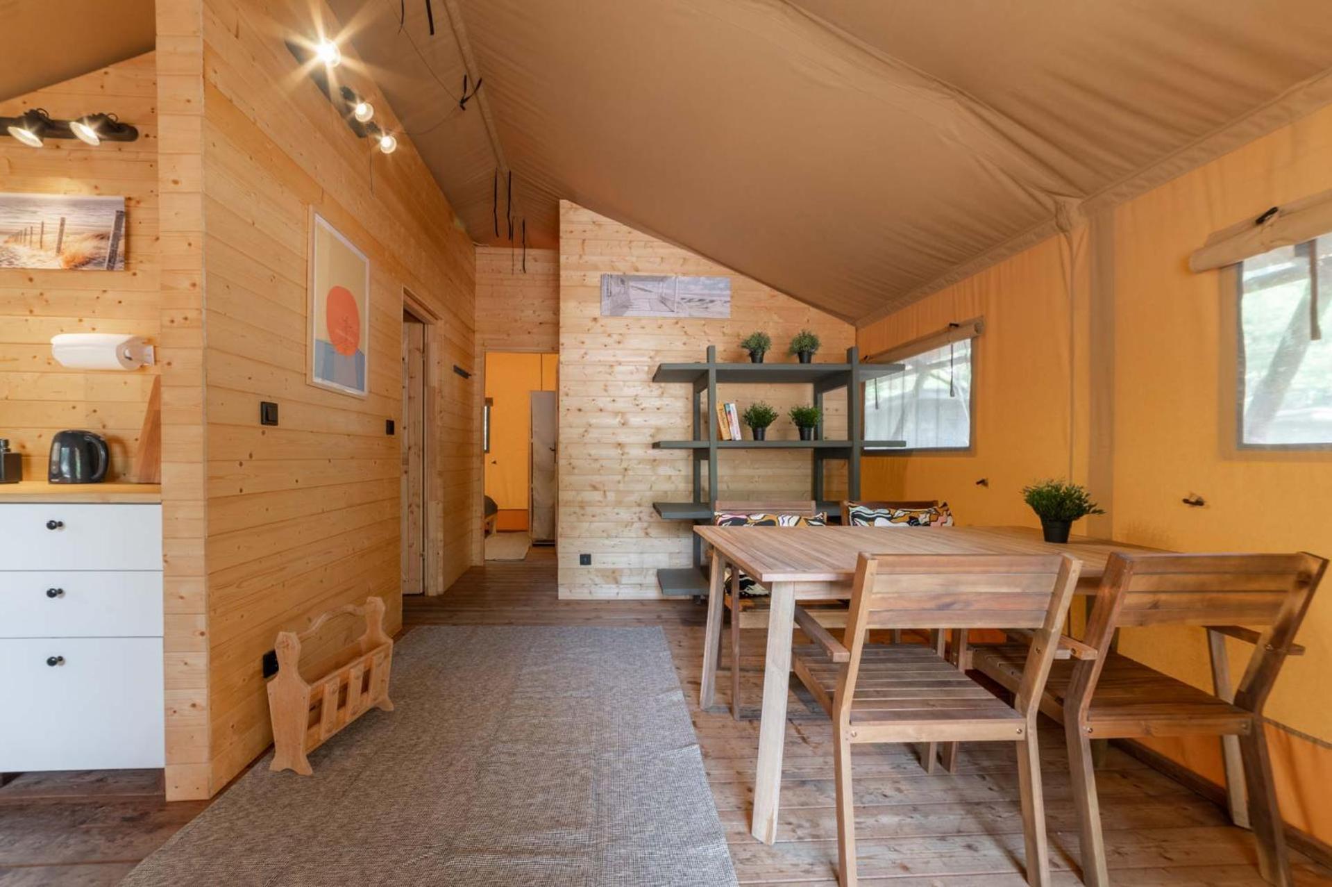 Camp Bursztynowy Las Гданск Екстериор снимка